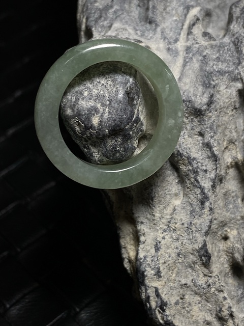 古玩玉器天然翡翠戒指真品鑒賞圖
