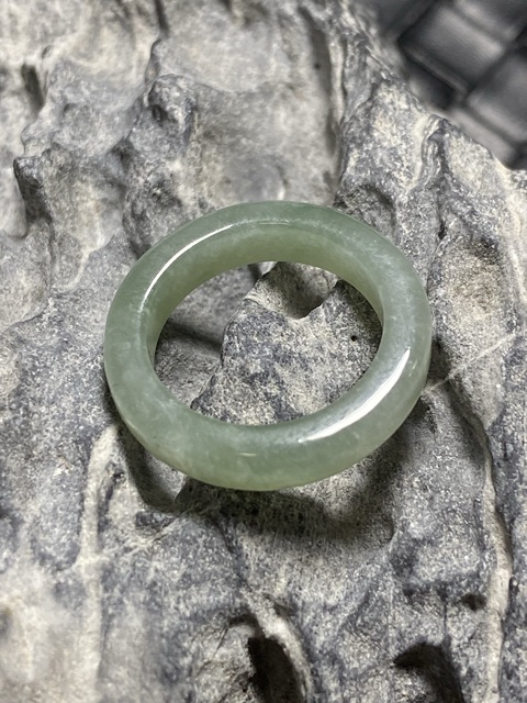 古玩玉器天然翡翠戒指真品鑒賞圖