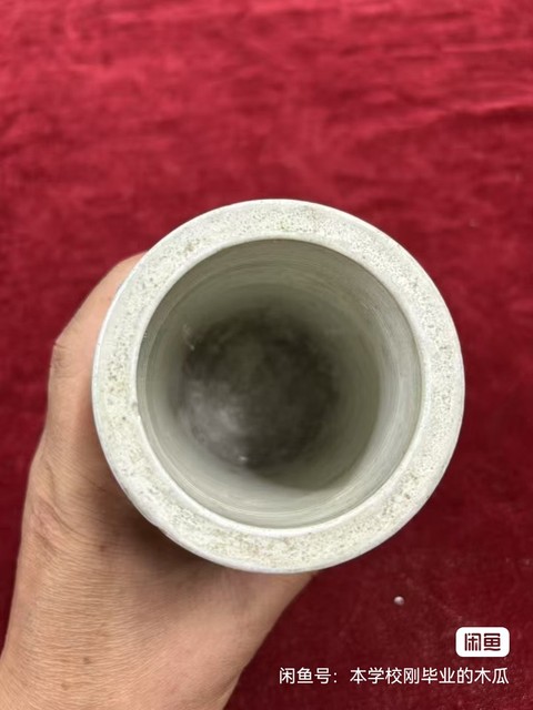 古玩陶瓷素三彩貼塑馬上封侯圖筆筒真品鑒賞圖