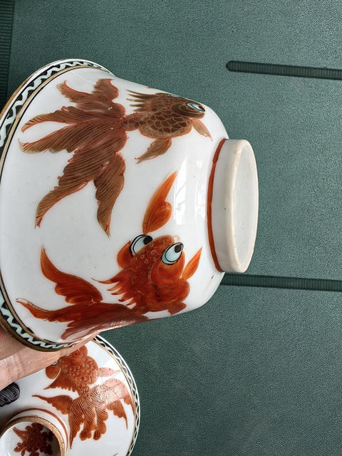 古玩陶瓷民國廣彩魚藻紋蓋碗真品鑒賞圖