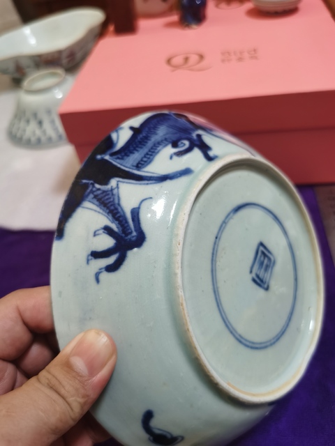 古玩陶瓷青花過墻龍紋盤真品鑒賞圖