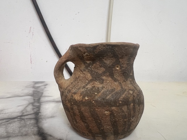 古玩陶瓷馬家窯水杯真品鑒賞圖