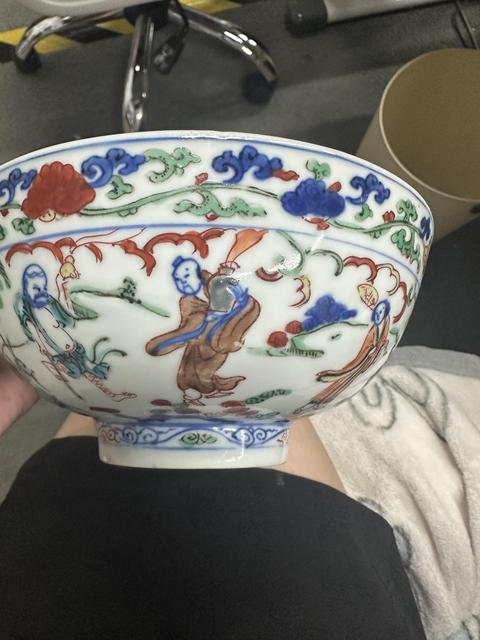 古玩陶瓷明萬歷 五彩人物紋碗真品鑒賞圖