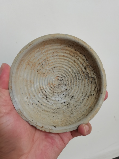 古玩陶瓷越窯原始青瓷弦紋盤拍賣,當前價格0元