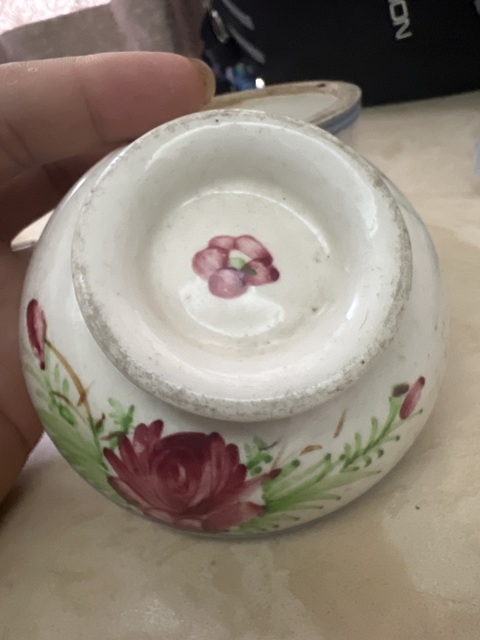 古玩陶瓷粉彩花卉缸真品鑒賞圖