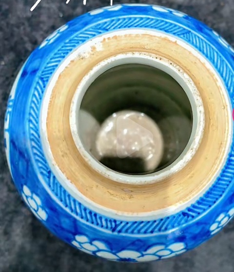古玩陶瓷青花留白冰梅紋開(kāi)光博古圖蓋罐真品鑒賞圖