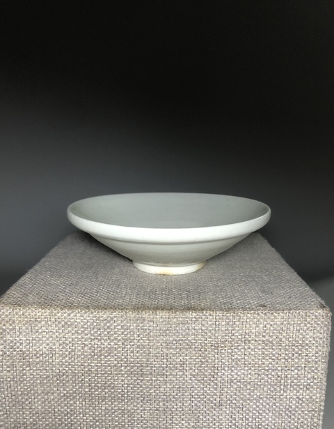 古玩陶瓷邢窯白瓷唇口碗真品鑒賞圖