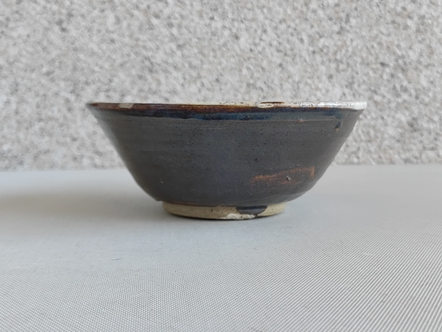 古玩陶瓷磁州窯雙色釉茶碗拍賣，當(dāng)前價格398元