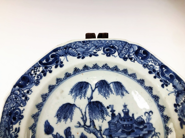 古玩陶瓷清早期·青花柳樹八方盤拍賣，當(dāng)前價格0元