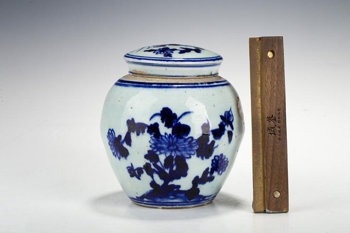 古玩陶瓷清晚·青花菊花紋蓋罐
拍賣，當前價格0元
