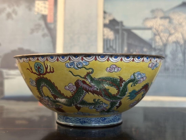古玩陶瓷龍紋碗真品鑒賞圖