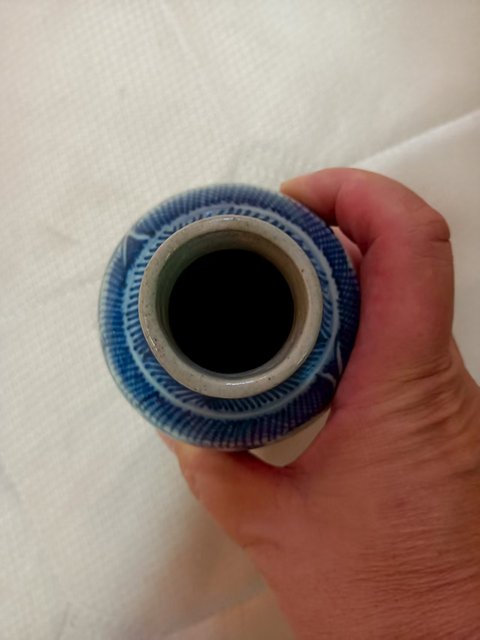 古玩陶瓷青花嬰戲紋線描雞腿蓋瓶真品鑒賞圖