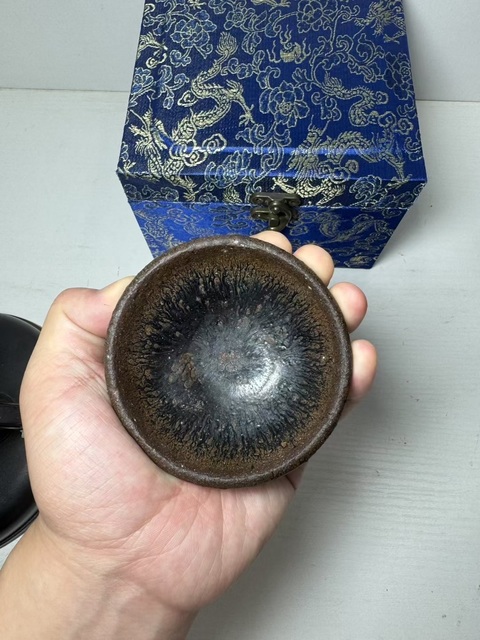 古玩陶瓷黑釉兔毫茶盞真品鑒賞圖