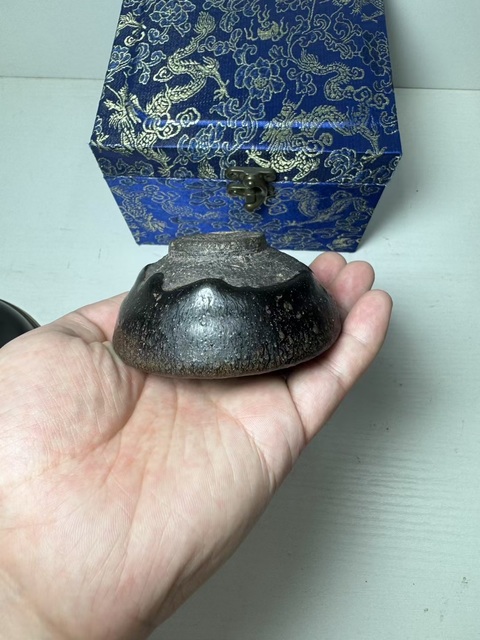 古玩陶瓷黑釉兔毫茶盞真品鑒賞圖