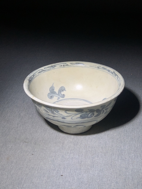 古玩陶瓷青花花卉紋碗真品鑒賞圖