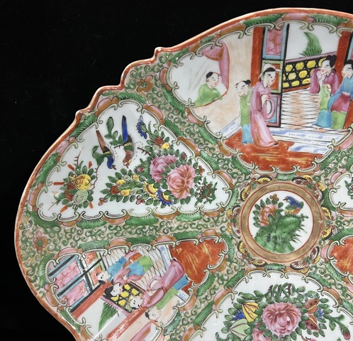 古玩陶瓷廣彩開(kāi)窗花鳥(niǎo)人物海棠大供盤(pán)拍賣(mài),當(dāng)前價(jià)格3888元