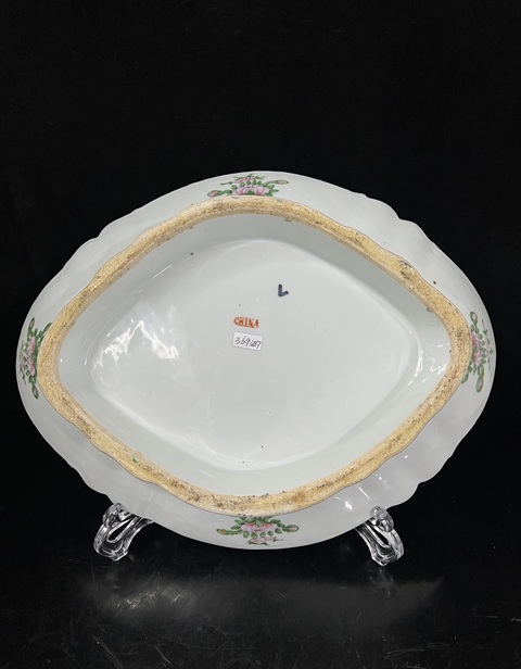 古玩陶瓷廣彩開(kāi)窗花鳥(niǎo)人物海棠大供盤(pán)拍賣(mài),當(dāng)前價(jià)格3888元