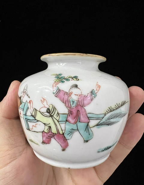 古玩陶瓷同治粉彩人物故事石榴尊拍賣,當前價格3888元