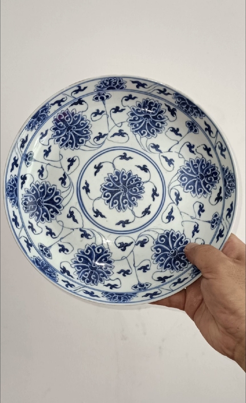 古玩陶瓷晚清青花纏枝蓮紋盤真品鑒賞圖