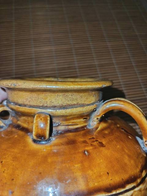 古玩陶瓷醬黃釉執(zhí)壺真品鑒賞圖
