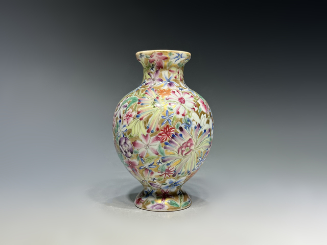 古玩陶瓷民國·金地粉彩百花不漏地紋瓶真品鑒賞圖