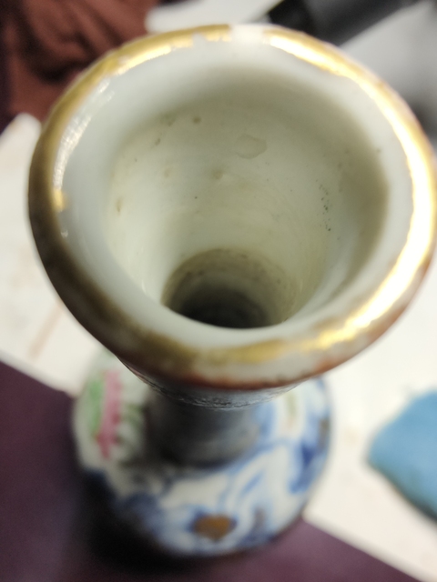 古玩陶瓷廣彩長頸瓶真品鑒賞圖