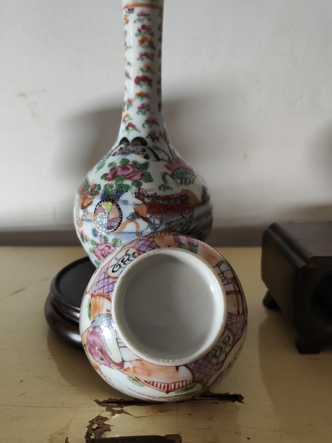 古玩陶瓷廣彩長頸瓶真品鑒賞圖