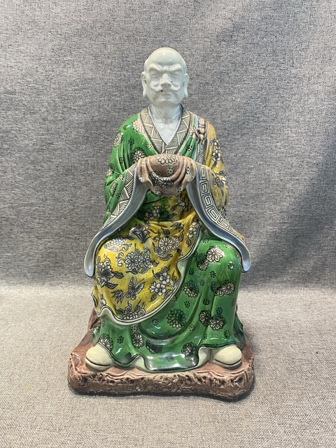古玩陶瓷舉缽素三彩羅漢真品鑒賞圖