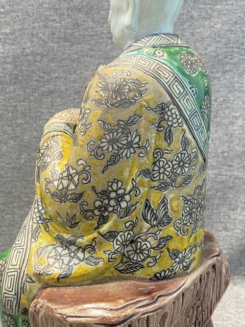 古玩陶瓷舉缽素三彩羅漢真品鑒賞圖