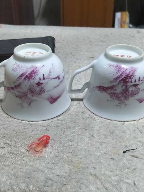 古玩陶瓷胭脂紅彩山水紋執杯真品鑒賞圖