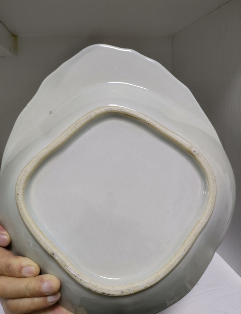 古玩陶瓷樓臺亭閣山水紋青花盤拍賣,當前價格2500元