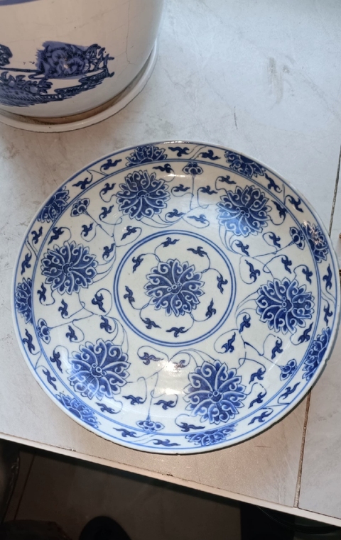 古玩陶瓷晚清青花纏枝蓮紋盤真品鑒賞圖