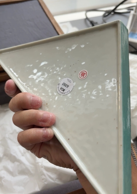 古玩陶瓷粉彩無雙普人物角盤真品鑒賞圖