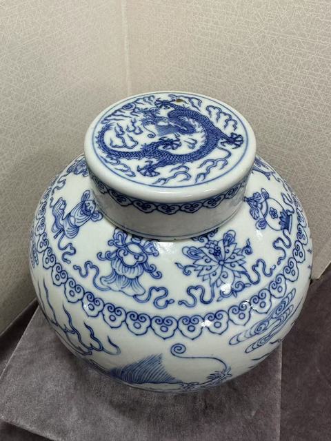 古玩陶瓷青花龍鳳紋天字罐真品鑒賞圖