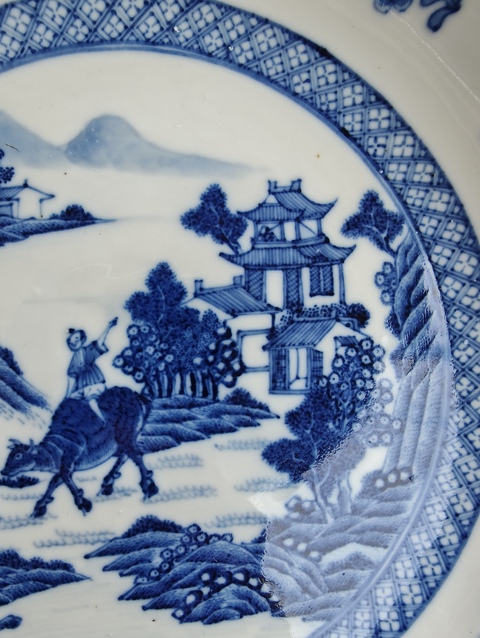 古玩陶瓷青花盤真品鑒賞圖