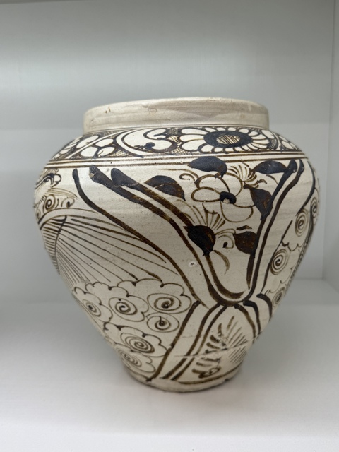 古玩陶瓷元代磁州窯龍鳳紋褐彩罐真品鑒賞圖