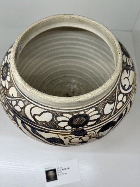古玩陶瓷元代磁州窯龍鳳紋褐彩罐真品鑒賞圖