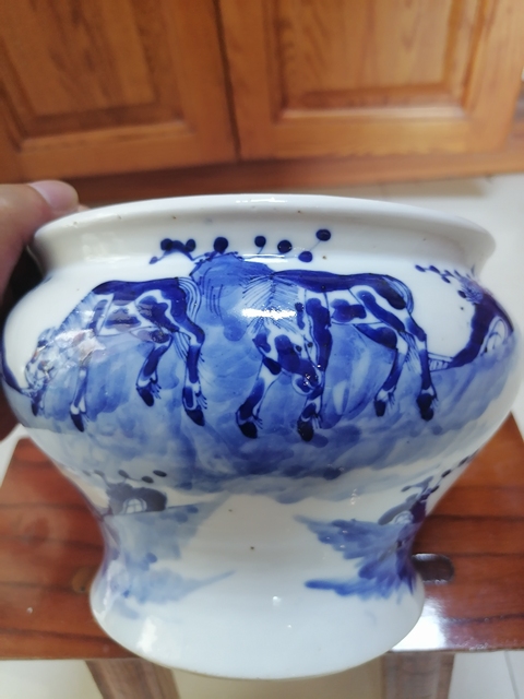 古玩陶瓷青花八駿圖馬蹄尊真品鑒賞圖