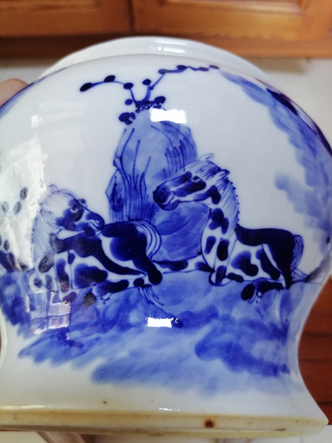 古玩陶瓷青花八駿圖馬蹄尊真品鑒賞圖