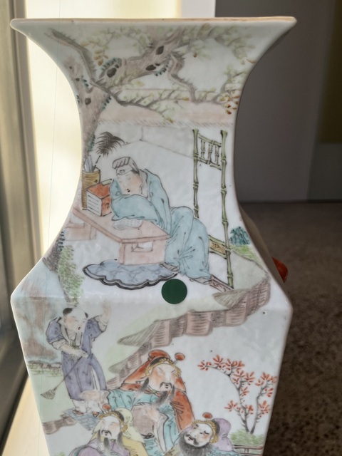 古玩陶瓷淺絳彩人物故事紋四方瓶真品鑒賞圖