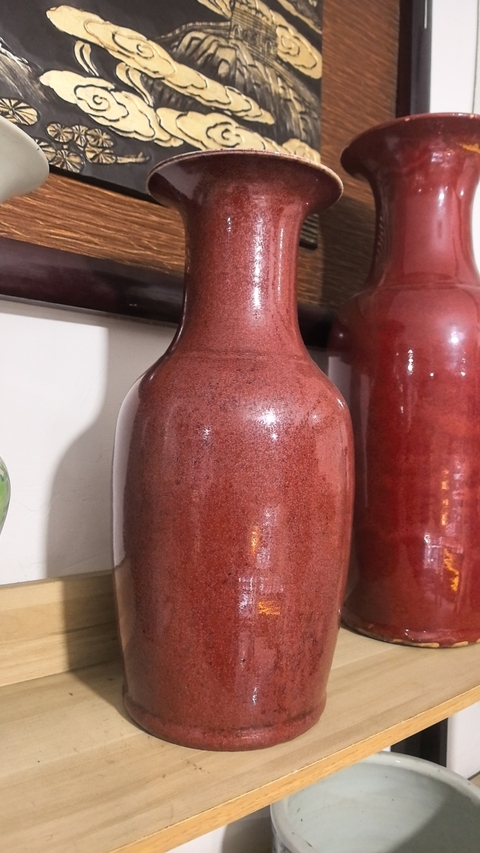 古玩陶瓷紅釉大瓶真品鑒賞圖