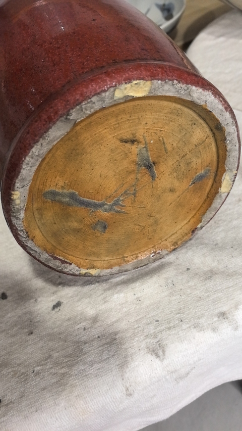 古玩陶瓷紅釉大瓶真品鑒賞圖
