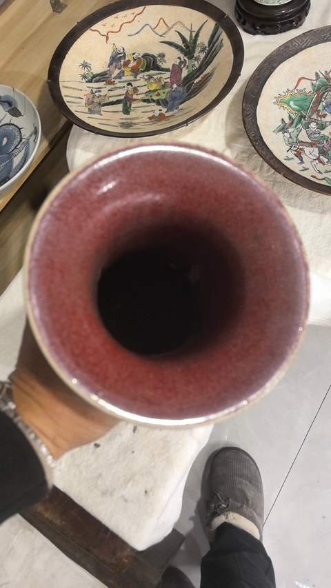 古玩陶瓷紅釉大瓶真品鑒賞圖
