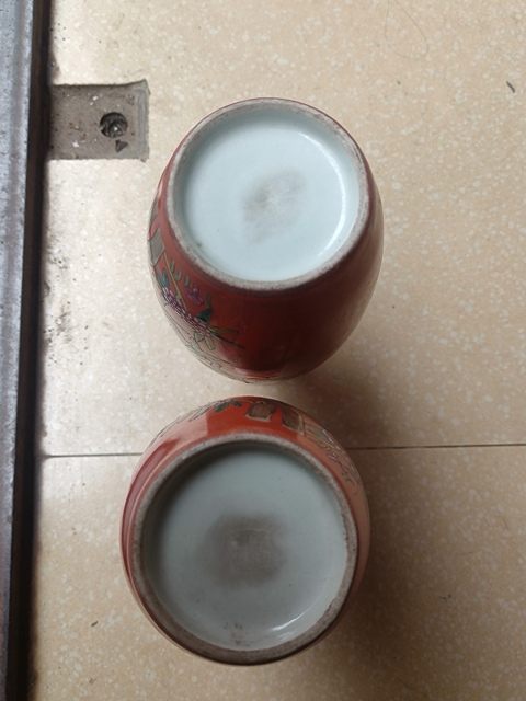 古玩陶瓷珊瑚紅加粉彩壽桃紋瓶真品鑒賞圖