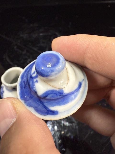 古玩陶瓷晚清青花小蓋瓶真品鑒賞圖