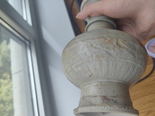 古玩陶瓷宋代青白釉雙耳印花瓶真品鑒賞圖