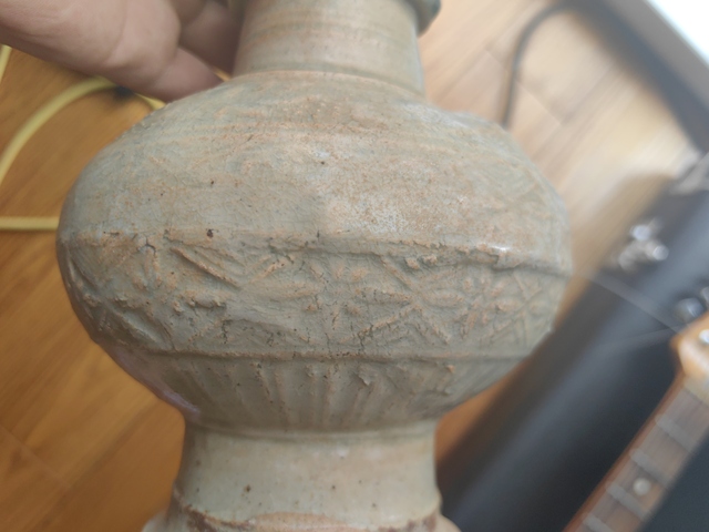 古玩陶瓷宋代青白釉雙耳印花瓶真品鑒賞圖