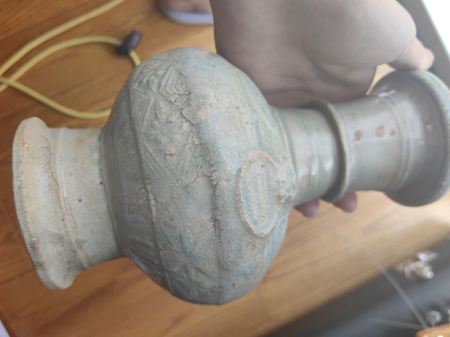 古玩陶瓷宋代青白釉雙耳印花瓶真品鑒賞圖