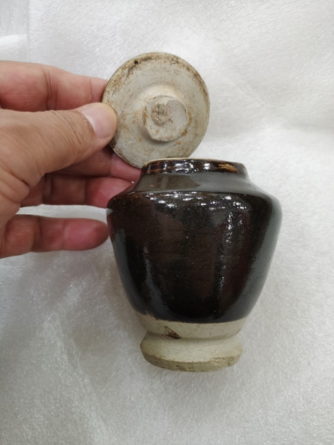 古玩陶瓷黑釉蓋罐真品鑒賞圖