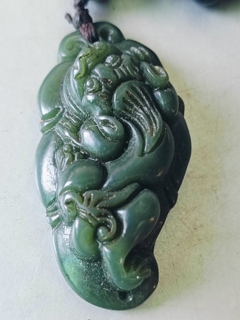 古玩玉器和田玉雕“貔貅”掛件真品鑒賞圖